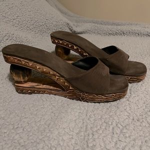 Women’s wedge sandals